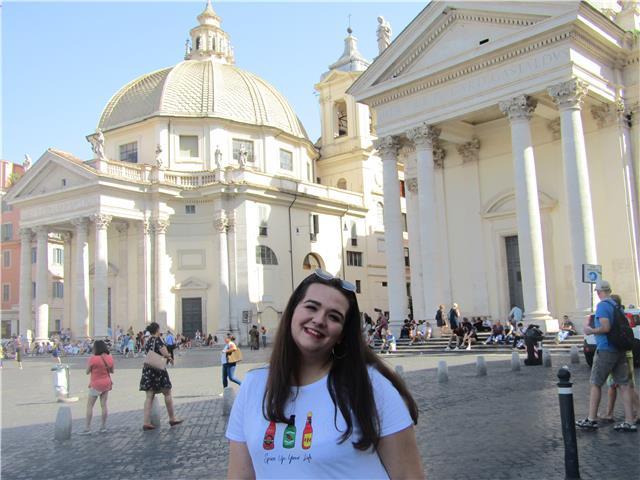 Soy andrea, tengo 22 años y tengo la carrera de historia, me gustaría dar clases de historia, geografía, arte, filosofía etc excepto asignaturas de ciencias puedo dar las todas. tengo experiencia dando clases