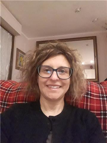 Esperta di lingue con certificazioni linguistiche
