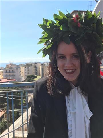 Laureata in mediazione linguistica e culturale all'Università  L'Orientale  di Napoli offre ripetizioni di lingua inglese