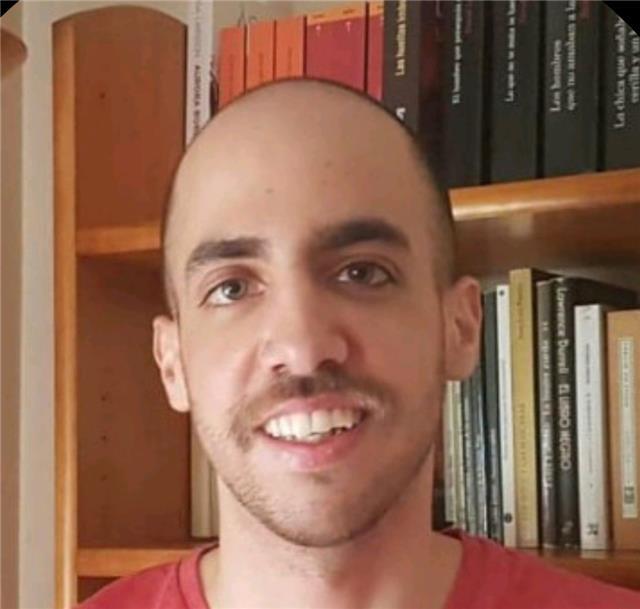 Profesor de español nativo con experiencia de más de dos años ofrece clases personalizadas, adaptadas a las necesidades y con especialidad en dele al ser corrector de estas pruebas