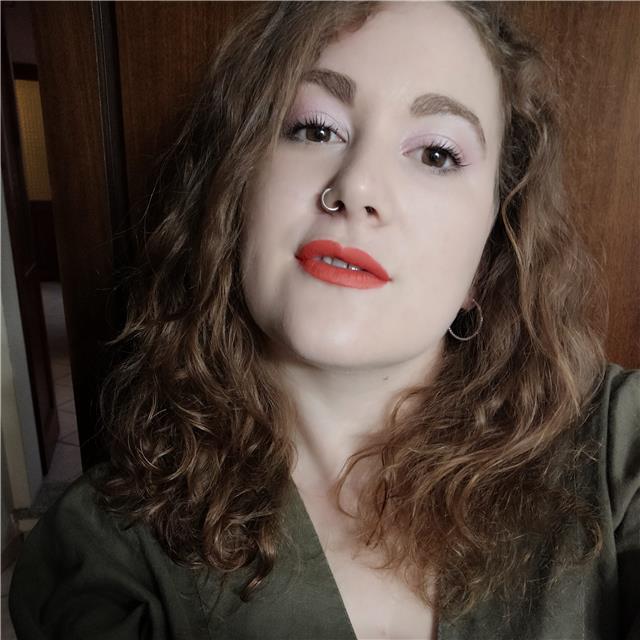 Studentessa di psicologia dello sviluppo si presta come insegnante di filosofia, scienze umane, letteratura, storia ed altre materie umanistiche. Per quanto riguarda scuole elementari e medie posso essere di aiuto in tutte le materie