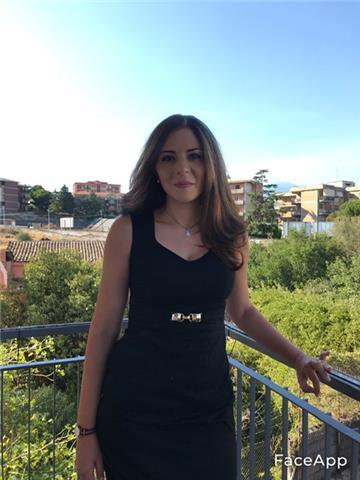 Professoressa abilitata , disponibile a fornire ripetizioni per tutte le materie umanistiche. Specialista greco antico