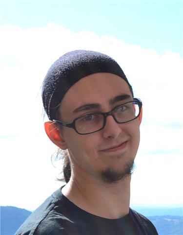Profesor de desarrollo de videojuegos en Barcelona, hablo catalán, castellano e inglés con fluidez