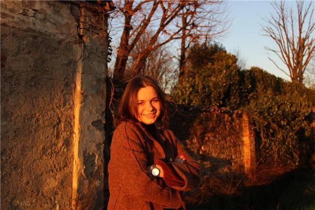 Studentessa offre lezioni private di lingua inglese. Disponibile in qualsiasi fascia oraria