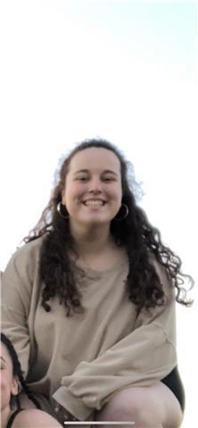 Hola! me ofrezco a dar clases de apoyo para niños desde primaria hasta 4º de la eso. puedo ofrecer apoyo en todas las materias (lengua, historia, matemáticas, inglés...), pero especialmente en biología y química ya que soy estudiante de biología