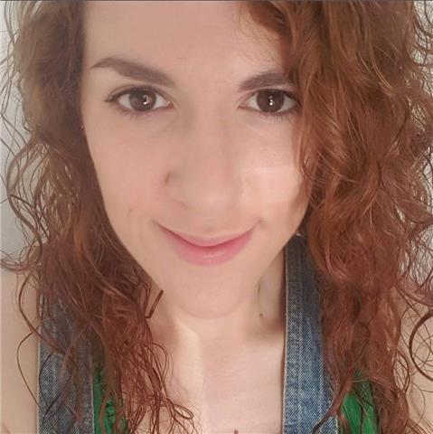 Doy clases particulares de Inglés tanto para primaria y E.S.O como a adultos (hasta nivel B2), ya sea de refuerzo o para preparación de certificados