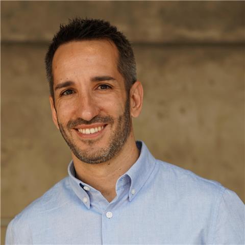 Marketing manager especialista en branding, consumidor y cliente da clases online o presencial a universitarios, grados y bachillerato. también consultoría a pymes, autónomos y empresas