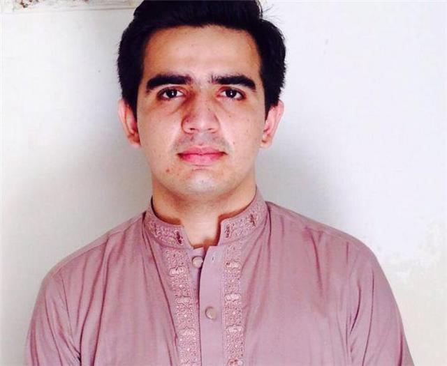 Materia de inglés, matemáticas, química písica e ingeniería mecánica, todo enseñado en inglés