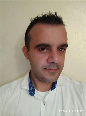 Diplomato in chimica offre ripetizioni di matematica ai ragazzi di scuole elementari, medie e superiori. Esperienza più che decennale. Il mio approccio è basato sul fornire allo studente un metodo di studio produttivo per poter affrontare gli esercizi di 