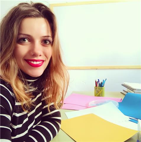 Maestra pedagogía terapéutica (educación especial)