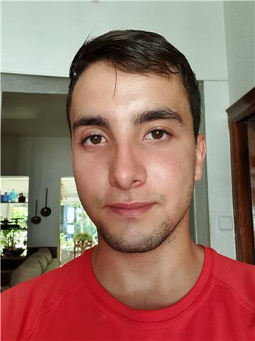Ofrezo clases de matemáticas, física y química. Soy actual alumno de máster de ingeniería