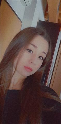 Studentessa di liceo scientifico.
buona preparazione e conoscenza base di ogni materia