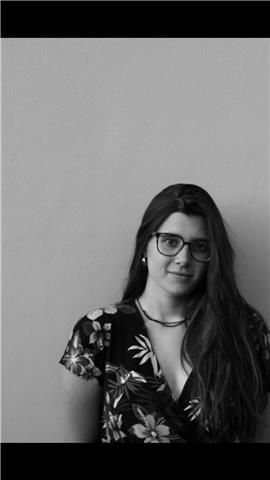 Doy clases particulares de inglés para niveles desde primaria hasta bachillerato. tengo un c1 por cambridge y experiencia con niños