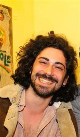 Insegnante di batteria offre lezioni private al centro di Catania in una casa indipendente