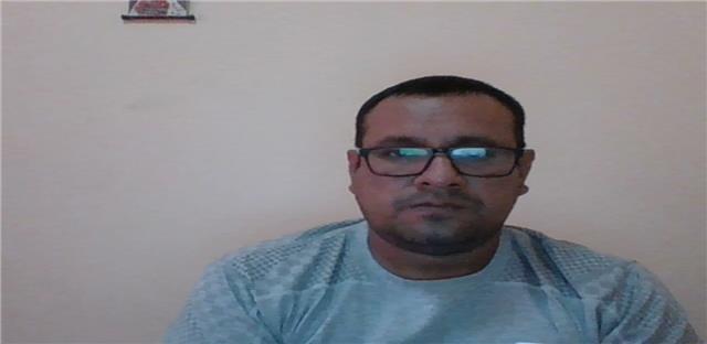 Ingeniero dicta clases de matematicas a todo nivel