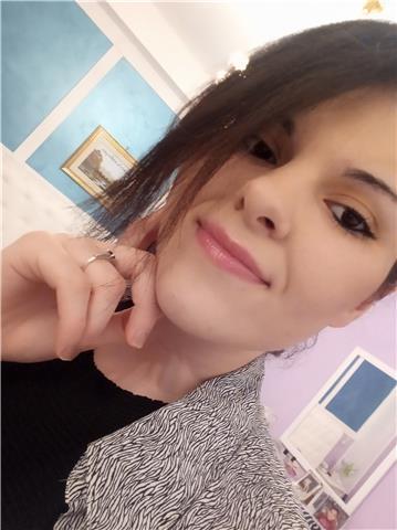 Ho un ottimo livello d'inglese, ho vissuto e lavorato in irlanda per un anno e posso dare lezioni d'inglese a partire da livello a1 fino a b1/b2