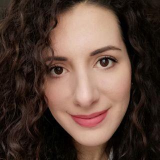 Ciao! Sono Giulia e l'inglese è una delle mie più grandi passioni. Conosco bene le difficoltà che si affrontano quando si impara una nuova lingua, per cui vorrei poter trasmettere agli altri alcuni dei trucchetti imparati anche grazie alle mie esperienze 