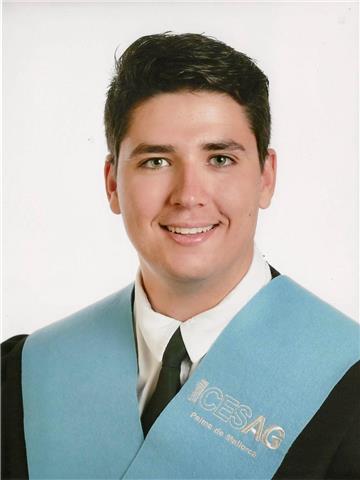 Soy profesor de educación primaria (mención en inglés y educación física.)