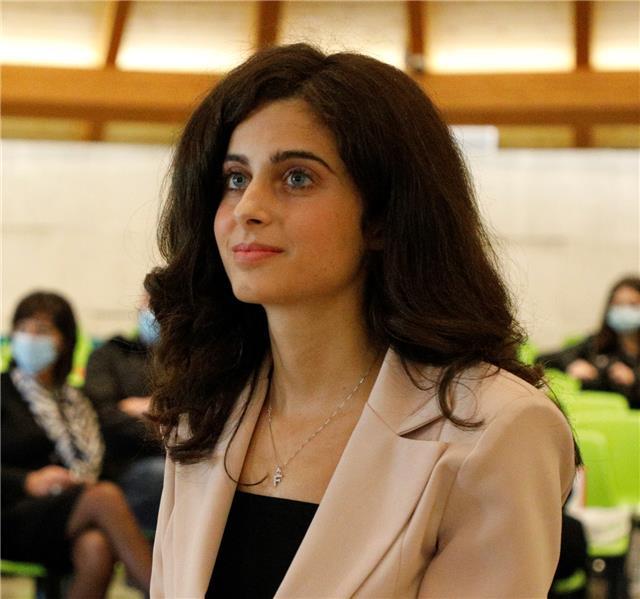 Docente di lingue straniere impartisce ripetizioni di spagnolo personalizzate