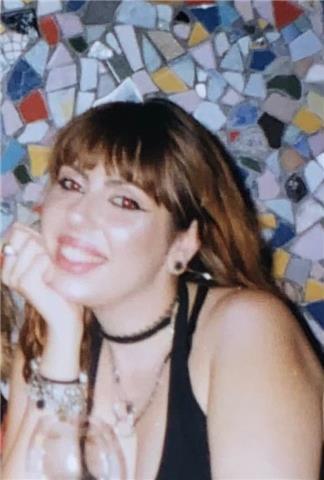 studentessa universitaria offre ore di ripetizioni e aiuto compiti di inglese