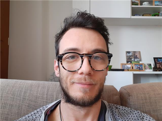 Italiano, storia, geografia, matematica, scienze, inglese