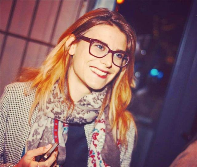 Laureata in storia, lettere e filosofia per scrittura elaborati e aiuto nello studio