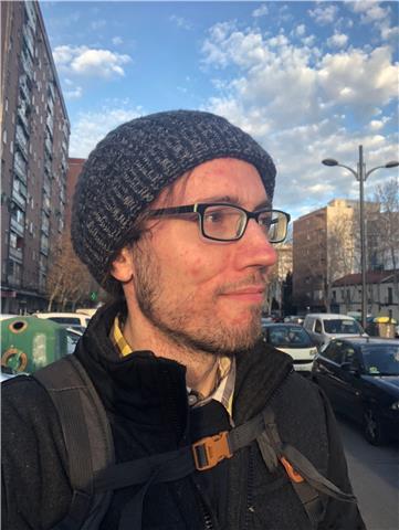 Práctica de conversación para varios grupos de edad, y apoyo para alumnos bilingües