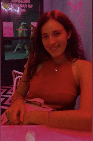 Studentessa universitaria offre ripetizioni di inglese a studenti, dalle elementari fini alle superiori, e a chiunque desideri approcciarsi allo studio della lingua