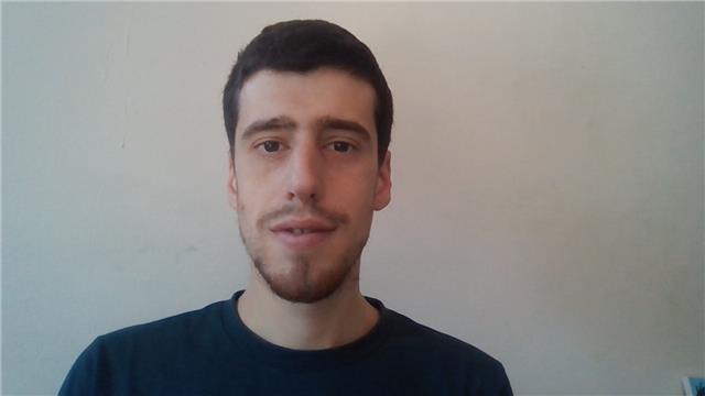 Insegnante di spagnolo, vissuto vari anni in Spagna, propone lezioni private