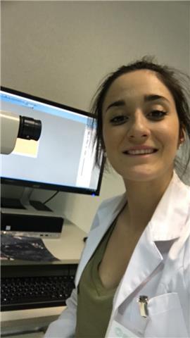 Soy estudiante de doctorado de la UCM. Como experiencia en docencia he impartido clases de Máster, dirijo trabajos de fin de grado y también he dado clases particulares a niños (maximos 2 ESO)