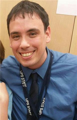 Profesor de inglés bilingüe (c2). preparador oficial cambridge. especialista en speaking