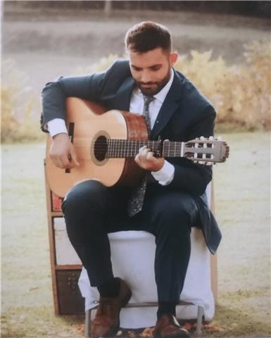 Aprendizaje y perfeccionamiento de la guitarra flamenca y clásica