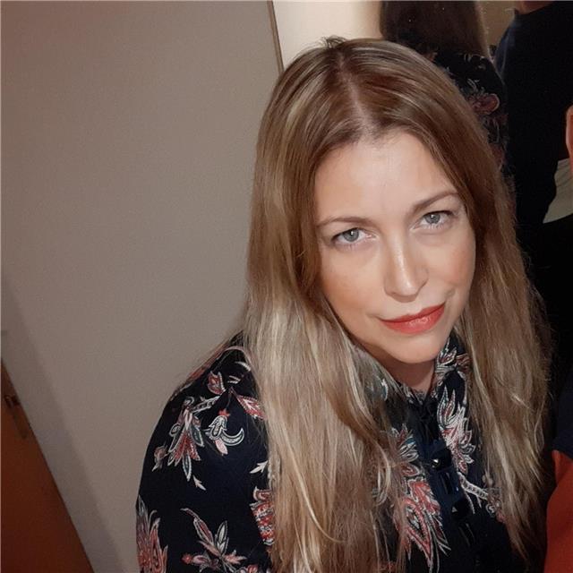 Native spanish speaker offer conversation classes.. online or presential