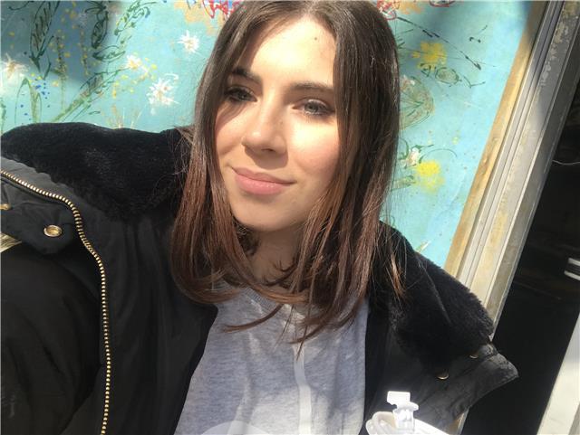 Profesora de lengua y literatura ofrece clases particulares a niños y niñas de todas las edades, desde primaria y bachiller. también posibilidad de clases de inglés para alumnos de primaria