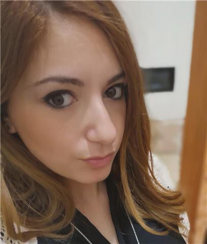 Laureanda in lingue per lezioni di francese