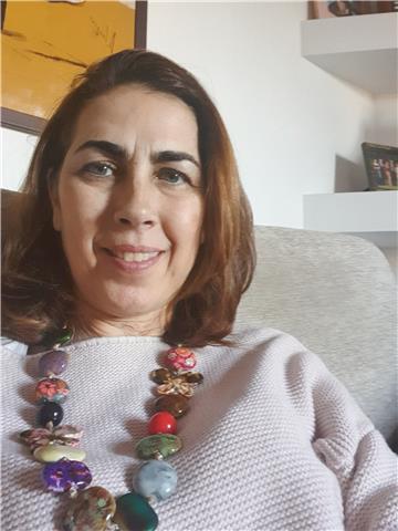 Laurata in farmacia e specializzata 8n farmacia ospedaliera