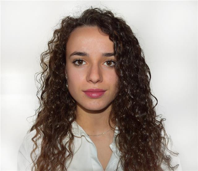 Estudiante universitaria se ofrece a dar clases de cualquier materia. nivel primaria o secundaria