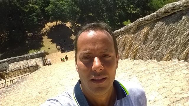 Insegnante madrelingua Spagnolo impartisce lezioni (lettura,scrittura,conversazione) ad alunni di qualsiasi etá, per imparare o migliorare il proprio livello. Lezioni di persona o in video-call