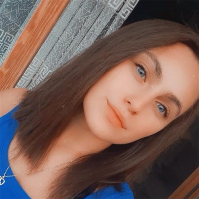 Amante e studentessa delle lingue straniere. Ne parlo 6