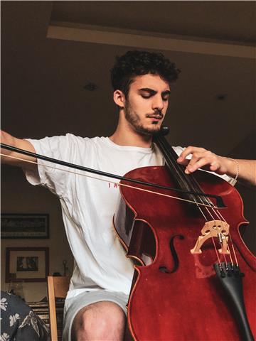 LEZIONI DI VIOLONCELLO. Studente al conservatorio di Parma offre lezioni per principianti e per chi ha già una buona conoscenza dello strumento. 15€/h