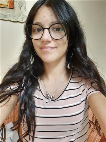 Ragazza offre lezioni private di recupero, dopo scuola per bambini di scuole elementari e medie e per ragazzi da ragioneria
