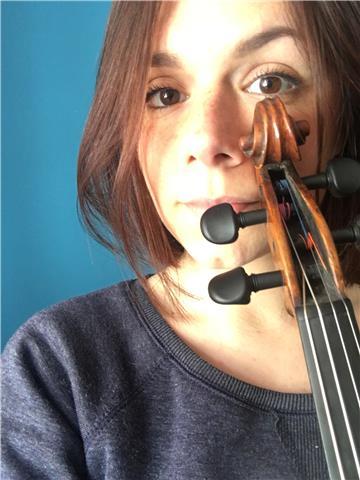 Violinista qualificata e con esperienza offre lezioni private di strumento, solfeggio, teoria musicale, storia della musica, analisi