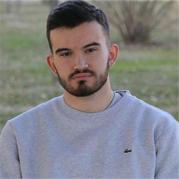 Doy clases de lengua castellana y literatura y de inglés