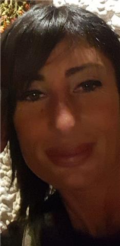 Diploma di ragioniera, laurea in giurisprudenza, esperienze pluriennali presso studi legali, insegnante di fitness con p gliete voi