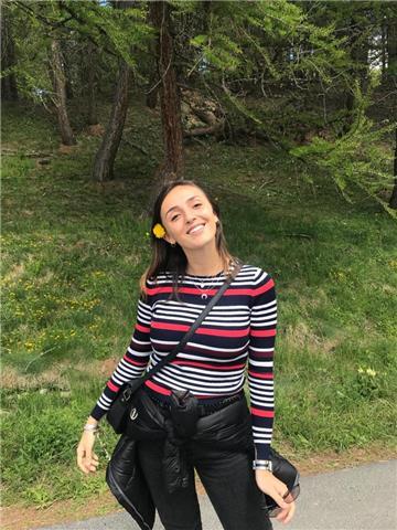 Studentessa universitaria offre lezioni private di inglese e/o francese per conversazione e aiuto compiti a bambini e ragazzi