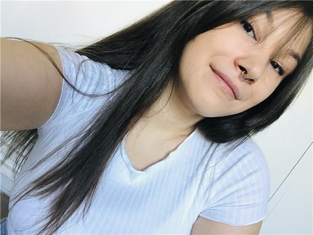 Estudiante de historia del arte me ofrezco a dar clases de todas las materias de humanidades (lengua, literatura, historia, latín, griego y filosofía) para primaria, secundaria y bachillerato. 
también clases de matemáticas para primaria