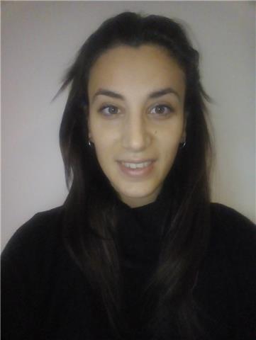 Laureanda in scienze dell'educazione e della formazione, con esperienza di lavoro all'estero per più di tre anni