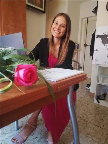 Offro ripetizioni private di inglese a Fano. Ho 26 anni, la passione per l' inglese, una laurea triennale in Lingue e Culture Straniere, con annesso Erasmus in Inghilterra di 6 mesi, e una laurea magistrale in International Business and Development (corso