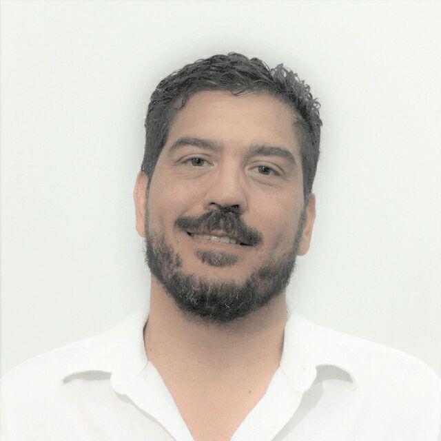 Soy profesor de violoncello con amplia experiencia en el sistema de orquestas de venezuela. mi especialidad se dirige a la iniciación del instrumento hasta el nivel medio superior. mi enseñanza está dirigida a estudiantes de todas las edades y con objetiv