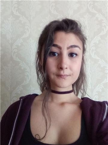 Laureata in Lingue Straniere Applicate all'estero offre lezioni private per adulti, ragazzi e bambini: grammatica, conversazione ed esercitazioni adattabili al livello e alle richieste dello studente